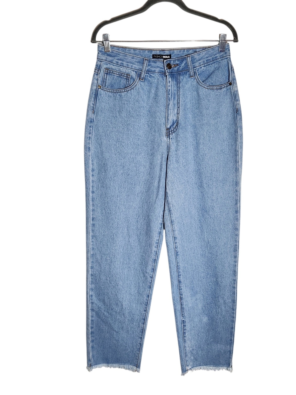 Fashion Nova Light Wash Heart Shaped Pocket Tapered Mom Jeans NWT Size 9